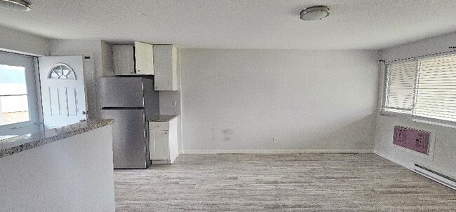 Photo - 125 Cosey Beach Ave Unidad A1