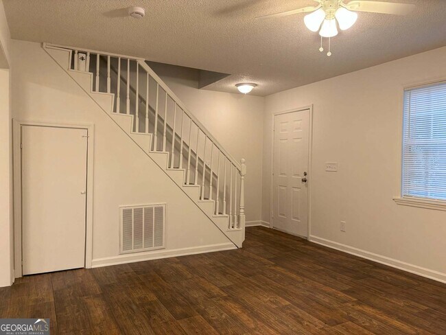 114 Lafayette Ct