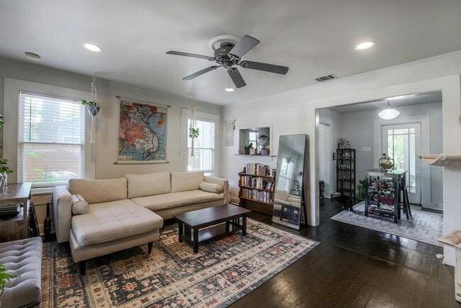 Photo - 3111 Robinson Ave