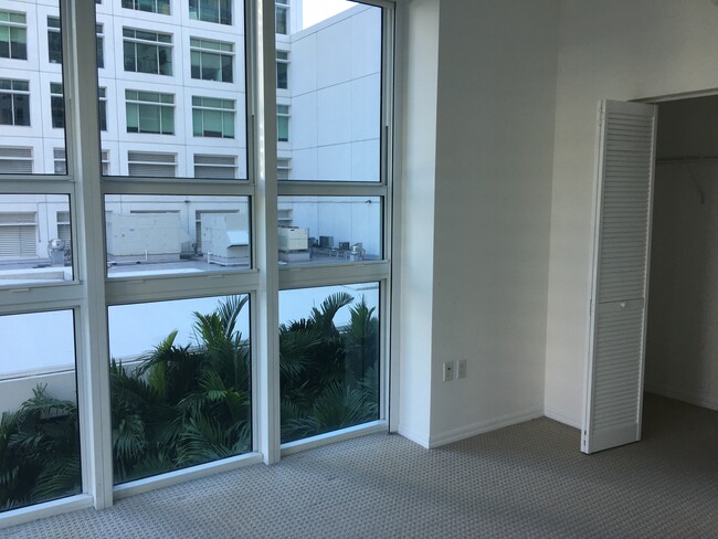 Photo - 950 Brickell Bay Dr Condo Unit 400