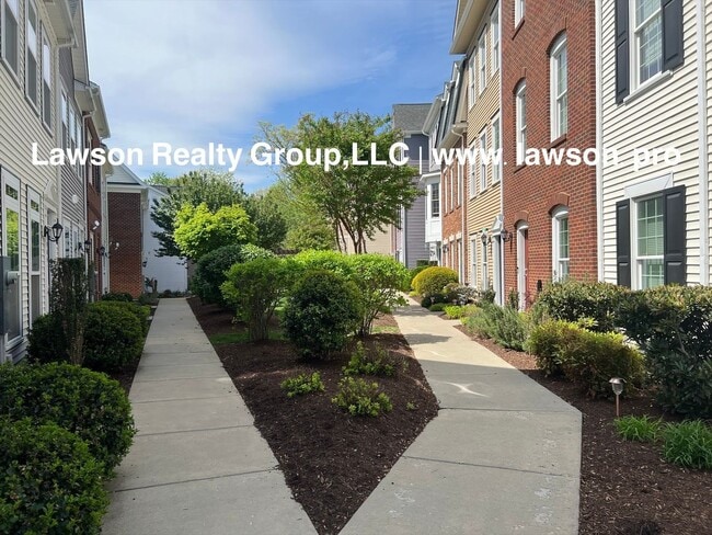 Photo - Luxurious Colonial Green Townhome with Garage