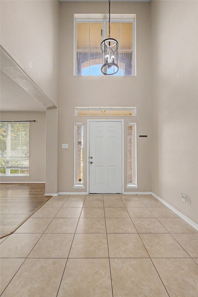 Photo - 9947 Valance Way