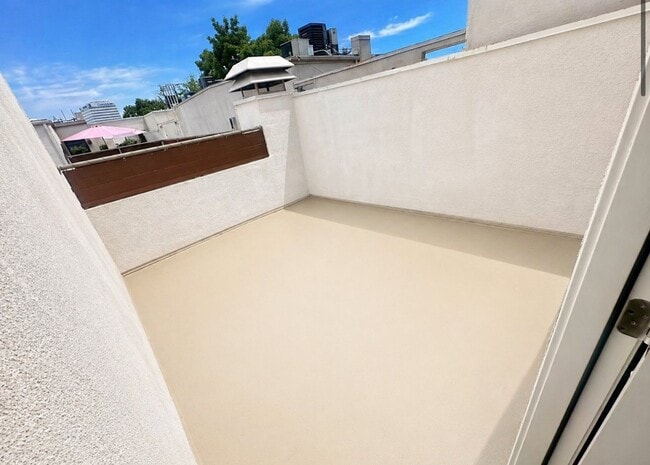 Photo - 15009 Moorpark St Unit 314