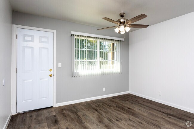 Photo - University Palace