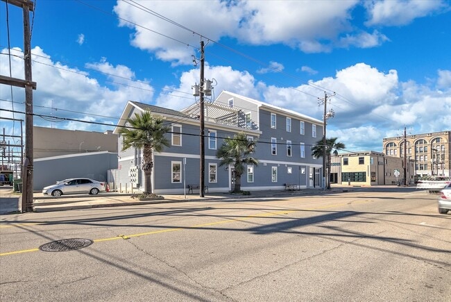 Photo - 405 24th St Unit 201