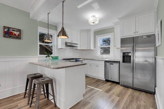 Photo - 308 Hume St