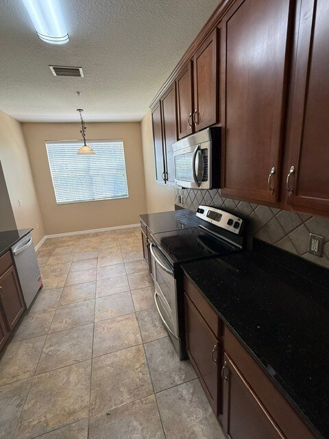 Photo - 8617 Karpeal Dr Unidad 1206