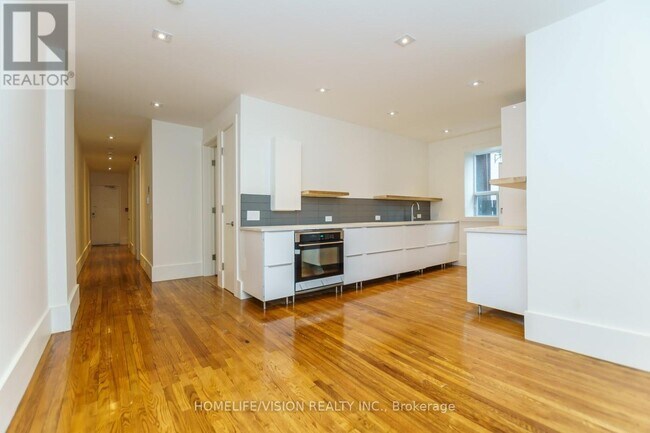 Photo - 302 Sumach St Unité 1