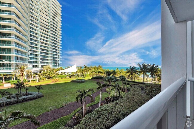 Building Photo - 10275 Collins Ave Unit 406 Rental