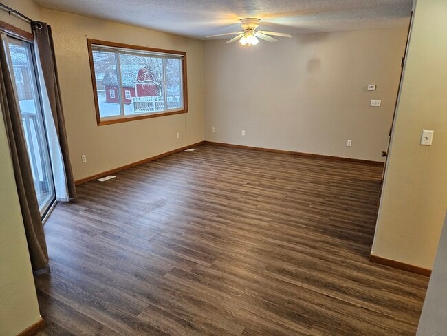 Photo - 600 W 39th St
