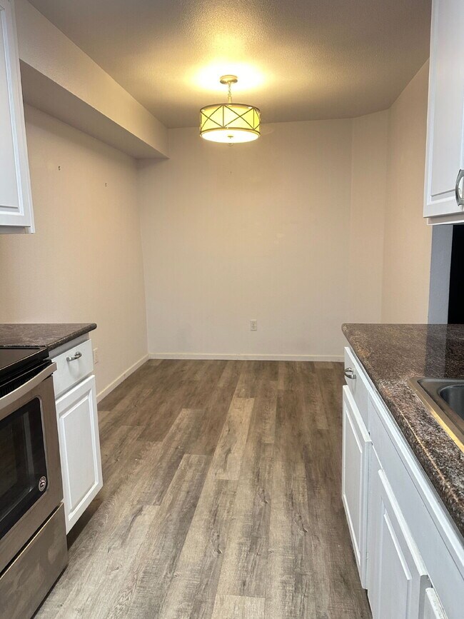 2 bedroom/ 2 bathroom unit