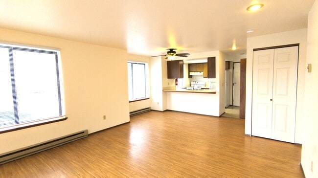 Building Photo - 2288 Douglas Rd Unit 12