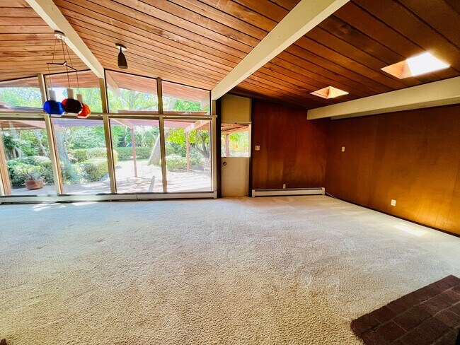 Photo - Stunning 4 Bed 2 Bath Eichler near Midtown...
