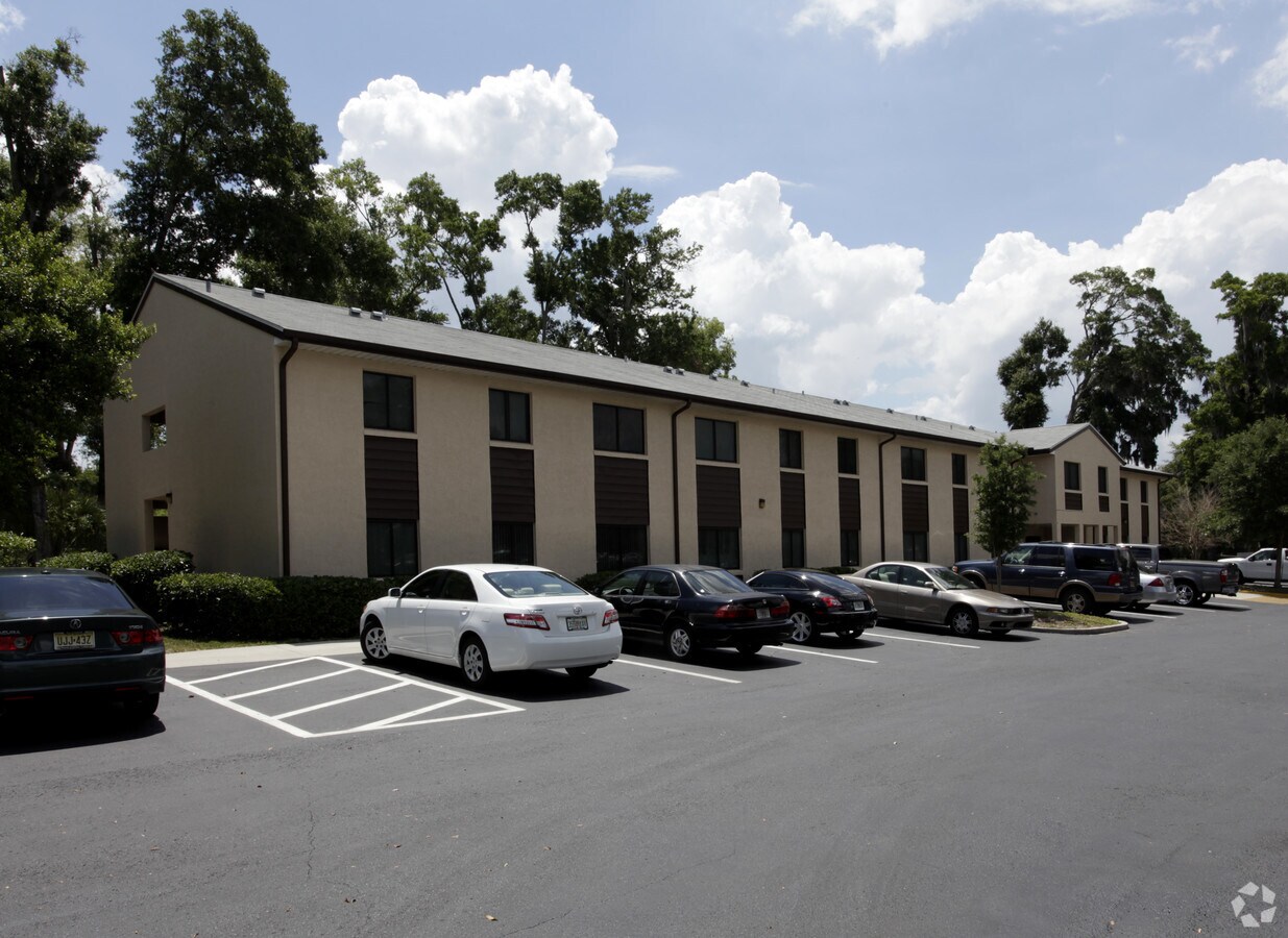 Photo - The Oaks Apartments