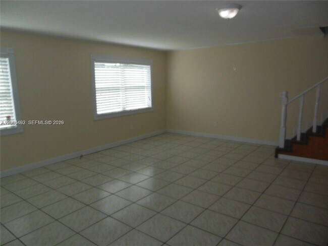 Photo - 1350 W 53rd St Unit 8