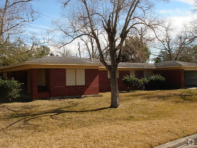 Building Photo - 5015 Red Oak Ln Rental