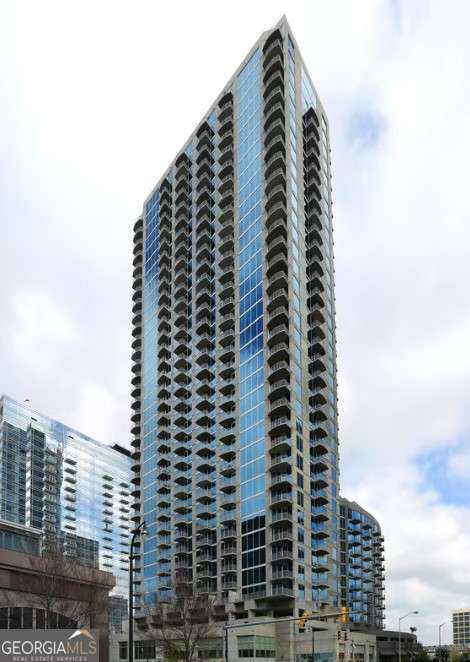 Building Photo - 400 W Peachtree St NW Unit 2104 Rental