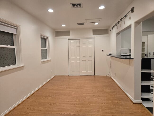 Photo - 141 N Lincoln St Unit B