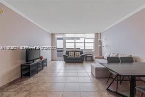 Building Photo - 3725 S Ocean Dr Unit 811