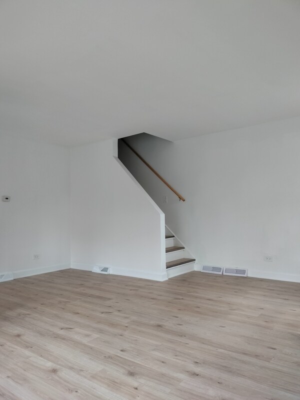 Photo - 7910 S Muskegon Ave