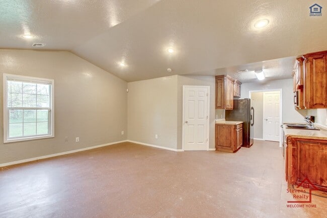 Photo - 411 SW Garfield Ave