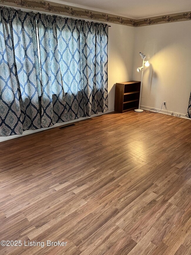 Photo - 3122 Commander Dr