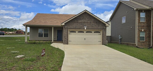 Photo - 1001 Whitney Dr House