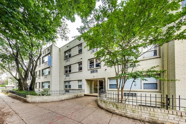 Building Photo - 604 Longfellow St NW Unit 303