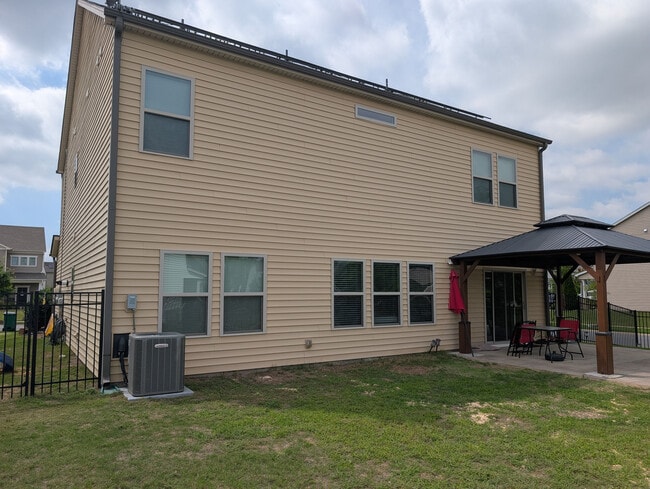 Photo - Room in House on Rupell Dr