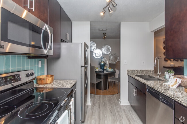 2BR, 2BA -1000SF