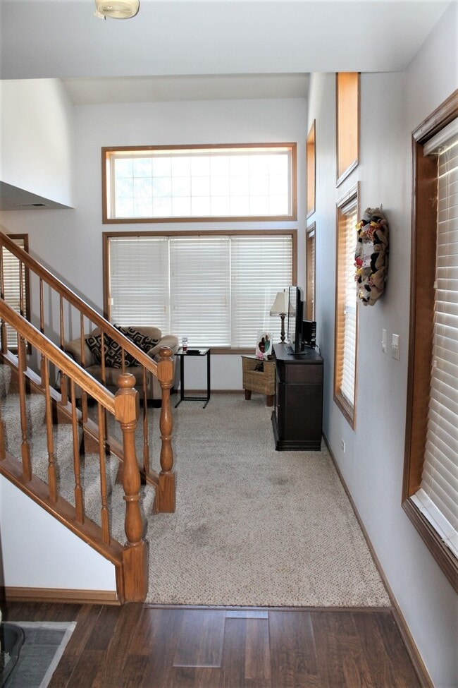 Photo - 156 Castlewood Ct