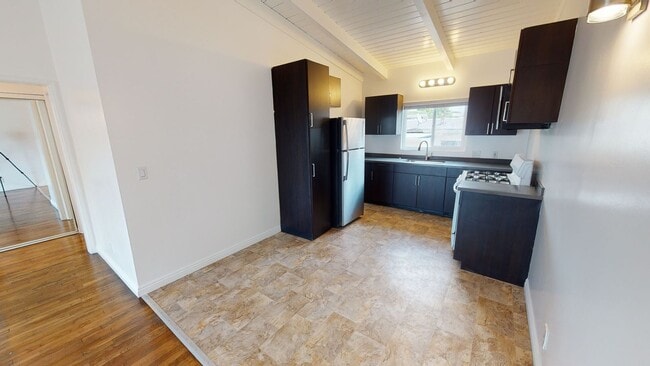 BEAUTIFUL Studio in Inglewood !!