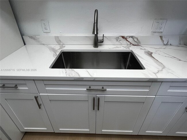 Photo - 7124 Southgate Blvd