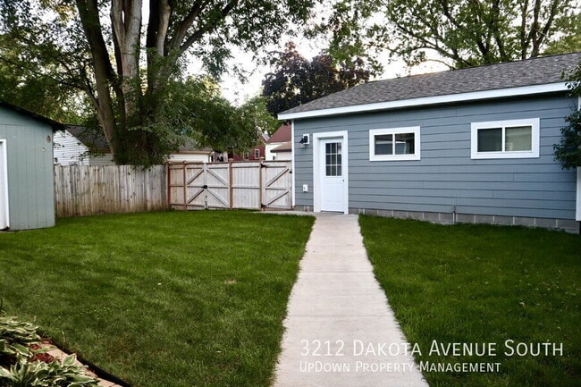 Photo - 3212 Dakota Ave S