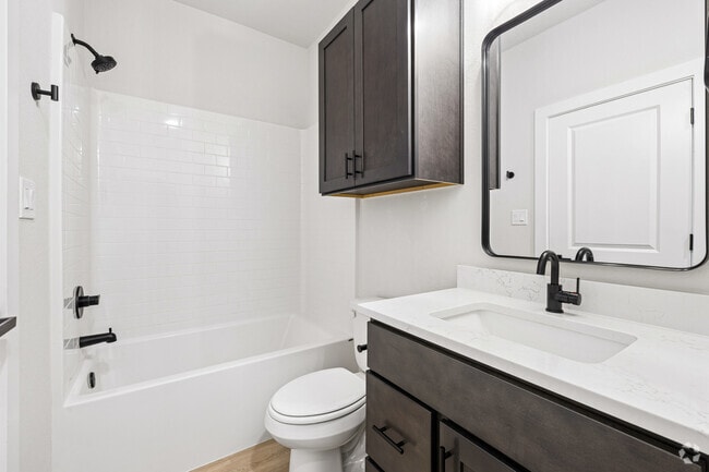 Cypress - 4BR, 4.5BA - 1,903SF - Bathroom