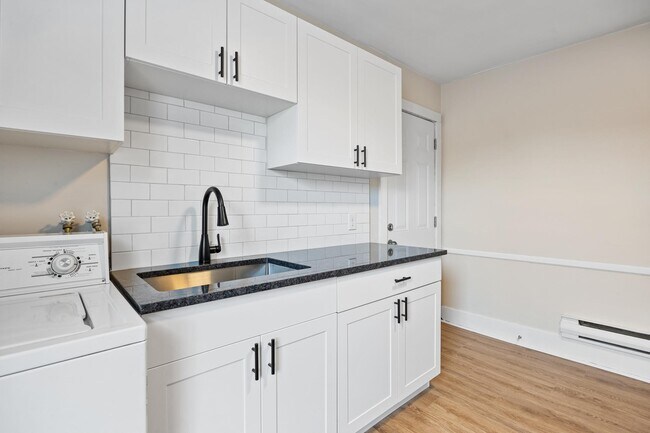 Photo - 1358 Pierre Ave Unit Upper