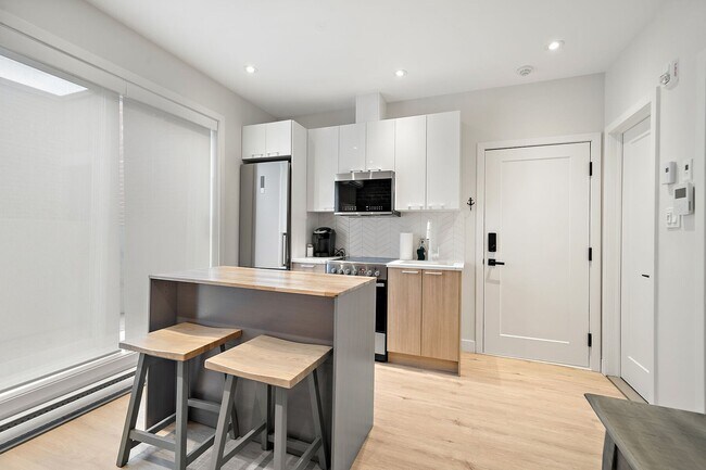 Photo - 3722 Av. Laval Unit 6
