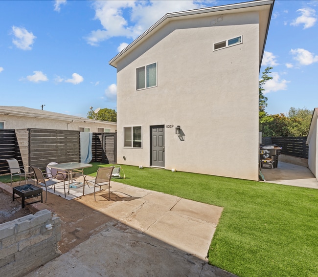 Building Photo - 5229 E Falls View Dr