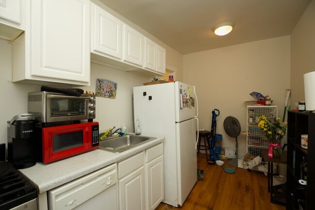 Photo - 837 W Cornelia Ave Unit N3