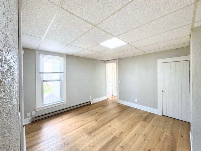 301 E Main St Unit 301 1/2 E. Main St.