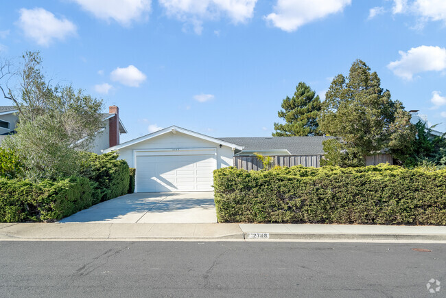 Building Photo - 2748 Waltham Cross St Rental