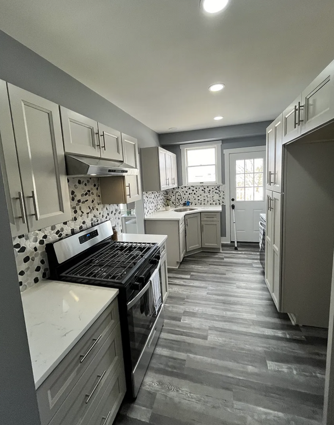 New Appliances - 1115 Margray St House