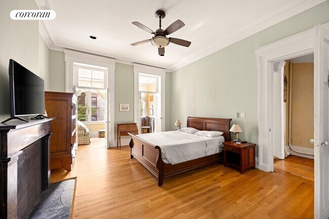 Photo - 134 W 13th St