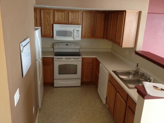 Photo - 3 BEDROOM, 2.5 BATH TOWNHOUSE WITH 2 CAR ATTACHED GARAGE
