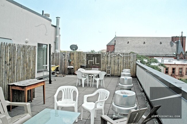 Photo - METROPOLITAN AVENUE Unit 301