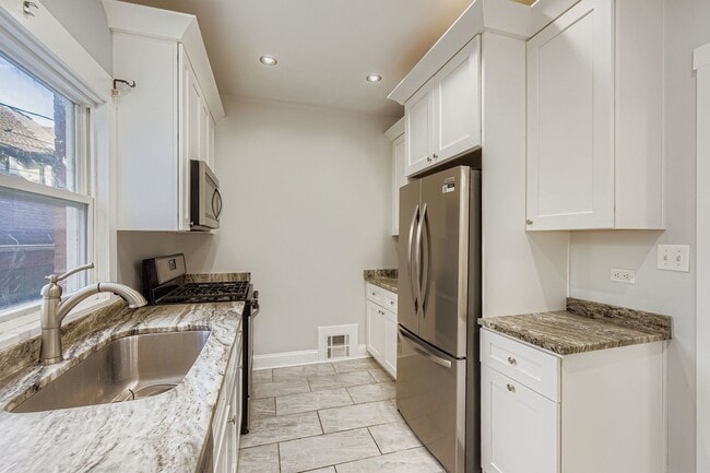 Photo - 7356 N Ashland Blvd
