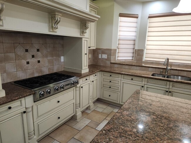 Photo - 8420 Lake Shore Dr