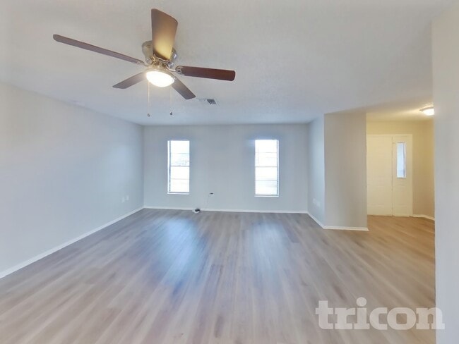 Photo - 2001 Deborah Dr