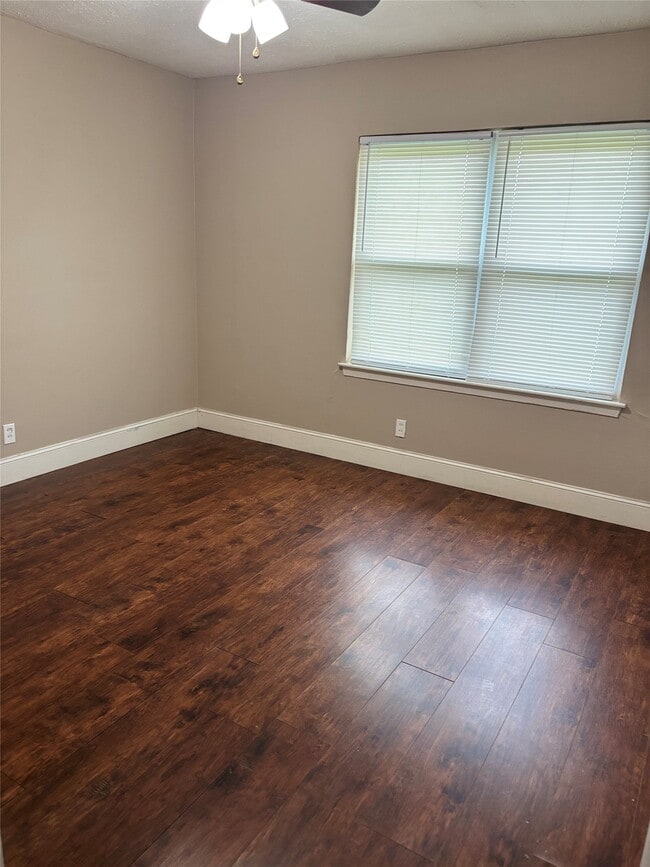 Photo - 5631 Groveton St