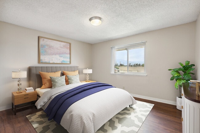 Photo - Meadowbrook Apartments